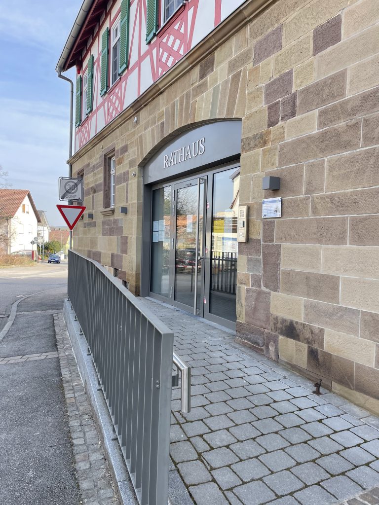 Das Rathaus von Lehrensteinsfeld