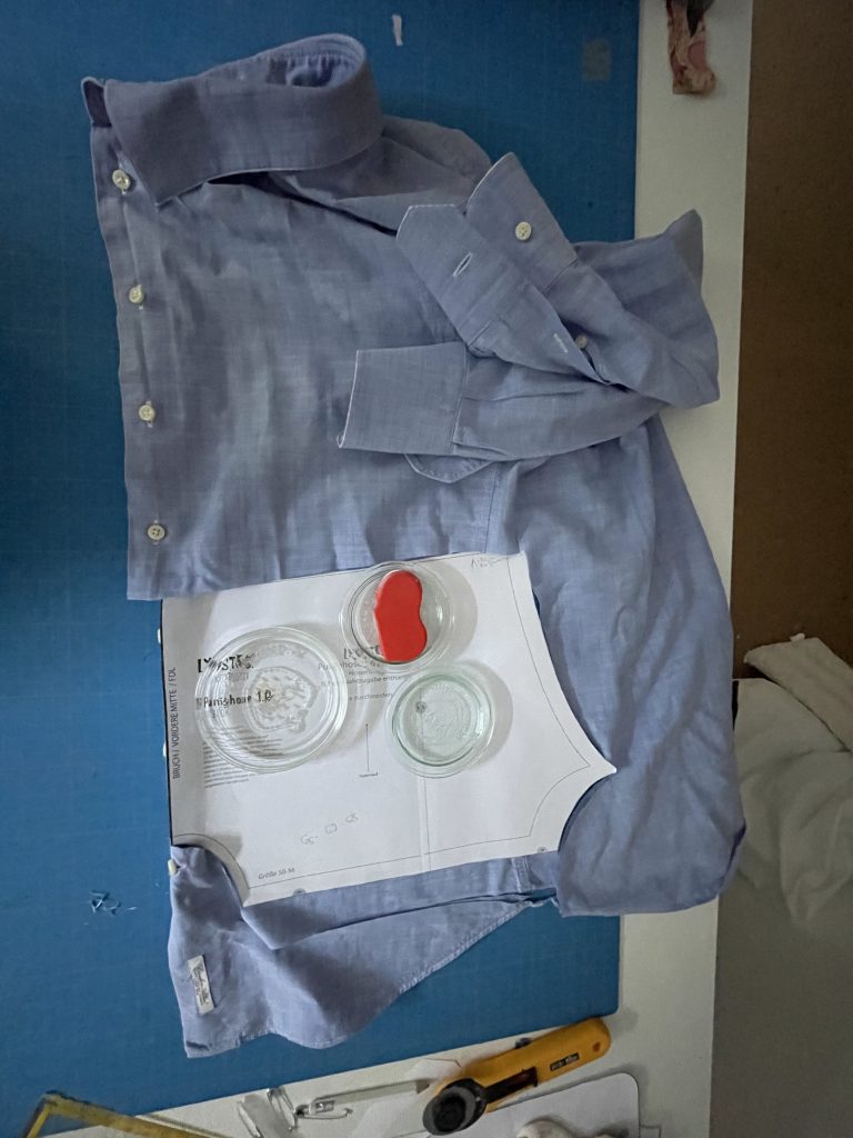 Upcycling von einem Herrenhemd in diene Babyhose