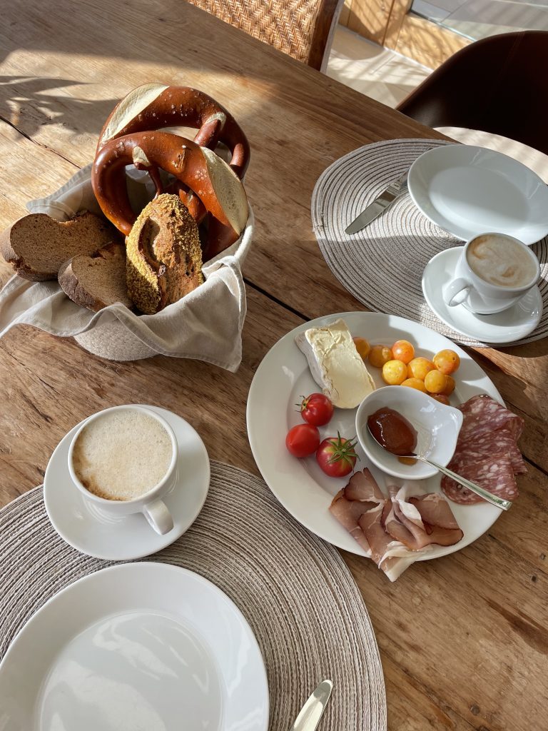 Frühstückstisch