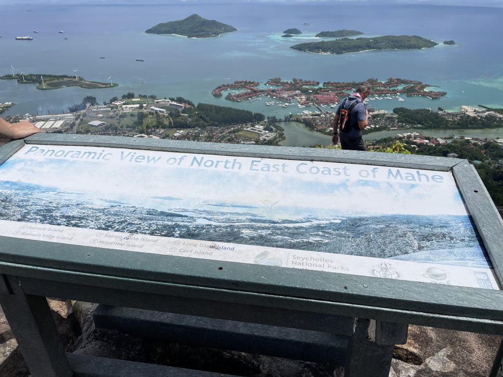 Ausblick auf die Nordwest-Küste Mahés´